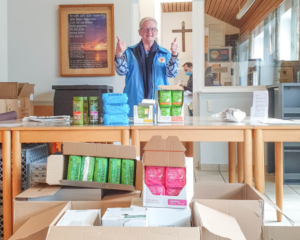 Starke Menschen- Unternehmen spenden an die Bahnhofsmission Paderborn