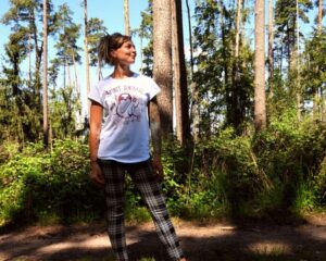 Im Gespräch mit Sabine von „Bienes Woodart“: Die Magie des Waldes in Schmuckstücken