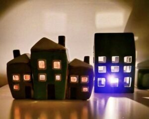 Hygge & Licht: Warum Skandinavier trotz dunkler Winter die glücklichsten Menschen sind